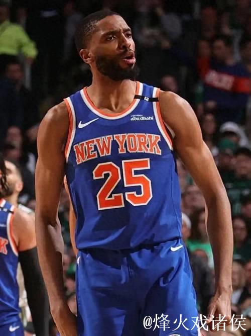 紧咬比分!克尼普尔送出个人第8记助攻,布里奇斯上反篮命中 紧咬比分!克尼普尔送出个人第8记助攻,布里奇斯上反篮命中